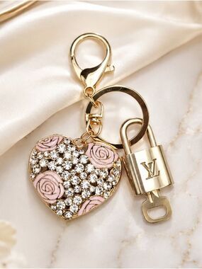 Authentic Louis Vuitton Gold Lock 🔒 Unbranded Heart Keychain Bag Charm LV